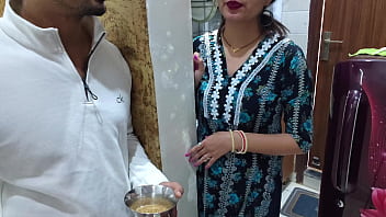 Bade Chucho Wali Padosan Ki Bhabhi Ko Chini Maangne Ke Bahane Chodkar Ragad Diya