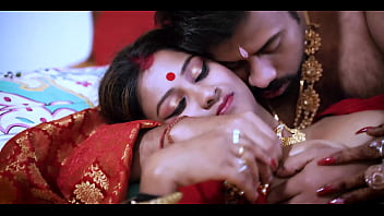 Saree-clad Sudipa’s Sultry Indian Curves Ignite A Night Of Raw, Erotic Passion