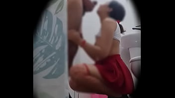 Después De La Celebración, La Novia Infiel Se Entrega A Un Encuentro Ardiente En El Baño, Capturado Por Una Cámara Oculta.