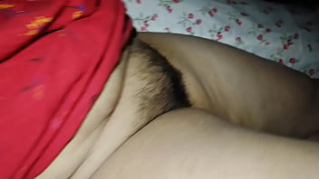 Sweaty Desi Bhabi Scrubbing Her Thick, Wet Bush Clean
