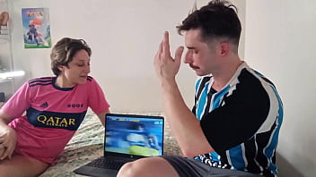 Gozada Dupla Com A Ninfeta Loira Do Sul E O Pau Leiteiro Do Saymon