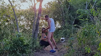 Levei A Sobrinha Da Empregada, Grávida E Safada, Para O Matagal E A Comi Com Força Até Ela Gemer
