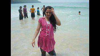Desi Ladki Apna Poora Jism Nangi Karke Dikha Rahi Hai .mp4