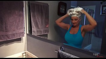 Deauxma’s Sudsy Suds And Suck Session