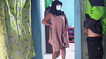 Ojol Pengantar Makanan Menangkapku Lagi Saat Sedang Asyik Meraba-raba Sendiri