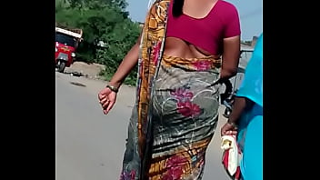 Saree-clad Temptress With A Scorching Hot Backside