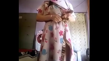 Sizzling Tamil Beauty Bares All In Steamy Video