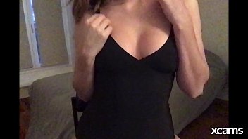 Porno Torride En Direct : Une Jeune Amatrice Super Chaude Se Déchaîne En Cam à Cam