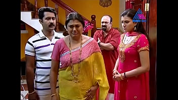 Mallu Cini Serial Star Chitra Shenoy’s Sizzling Allure