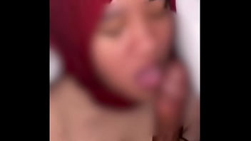 Jilbab Merah Bergoyang, Kontol Besar Menusuk Memek Sempit