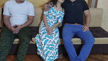 La Zorra Madura Le Pone Los Cuernos Al Marido Mientras Duerme, Follada Sin Piedad Frente Al Cornudo Descansando