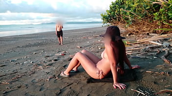 Un Desconocido Me Folló Salvajemente En La Playa, Porno Real Y Caliente