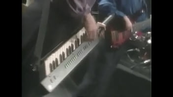 Dos Bailarinas De Jazz Se Enfrentan En Un Duelo Sensual Y Ardiente, Moviendo Sus Cuerpos Al Ritmo De Chick Corea Con Una Pasión Que Enciende La Noche.