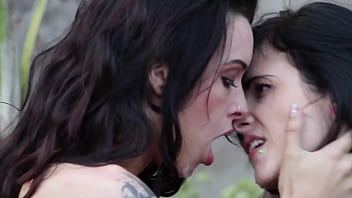 Leg-spreading Sapphic Scissor Sessions