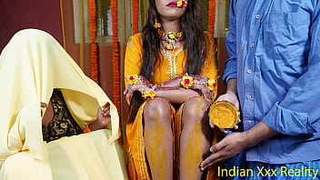 गर्म भारतीय सौतेले पिता और उनकी लालसा से भरी सौतेली बेटी का ज्वलंत कामुक संबंध