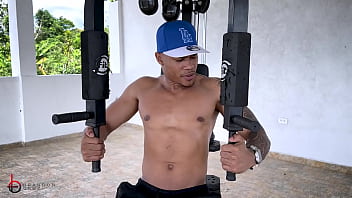 Gym Trainer Dominates His Student With A Massive Cock In The Weight Room – Brandon Cruz And Lia Tovar