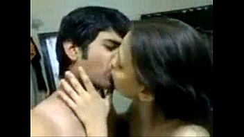 Sonia Bhabhi And Sunny’s Steamy Indian Lip-lock Session