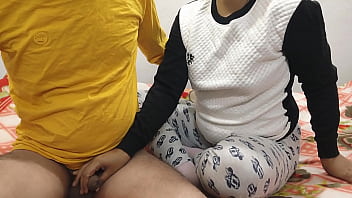 Naughty 18-year-old Teen Girlfriend Gets Pounded In Homemade Flick