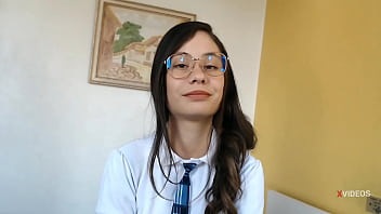 Desvirgando El Culo De Una Inocente Colegiala En Su Uniforme, Le Reventamos El Ano A Chorros De Leche Hirviendo