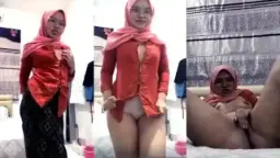 Pink Hijabi Babe Gets Herself Off In A Steamy Solo Session – Exclusive From Urmomnerdy On Onlyfans