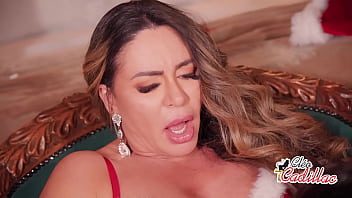 Safadas Lésbicas De Natal Chupando E Gozando Sem Parar