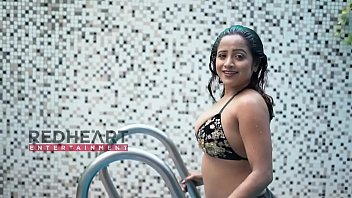 Steamy Bhabhi’s Poolside Passion Unleashed