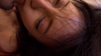 Luscious Japanese Milf With Voluptuous Curves Gives Intimate Oral Pleasure