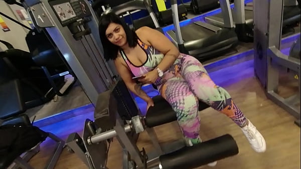 Treinando Com Tesão E Sem Calcinha Na Academia