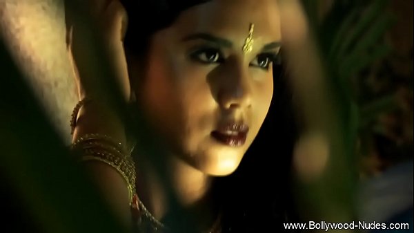 Sultry Bengal Beauty Bares All In Sensual Dance