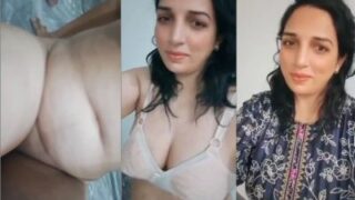 Delhi Housewife Captures Her Steamy Solo Session, Flaunting Her Luscious Curves And Intimate Treasures