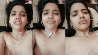 Tamil Temptress Strips And Strokes Herself Live On Cam For You