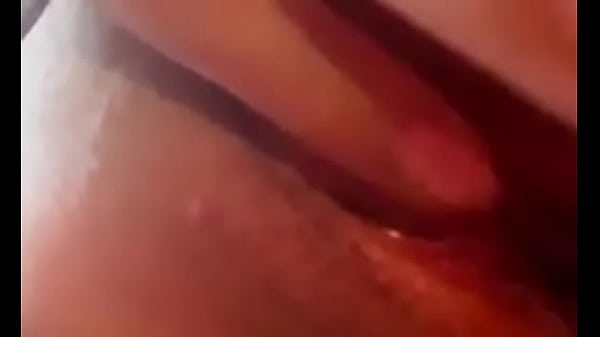 Mi Perra Caliente Me Envía Un Video Ardiente Masturbándose Y Suplicando Por Mi Verga Dura