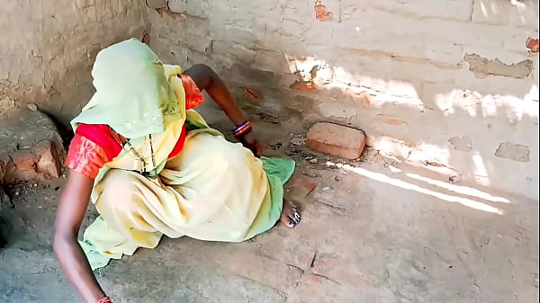 Desi Gaon Ki Bhabhi Ki Chikni Choli Mein Mota Lund Se Gand Marwane Ka Maza
