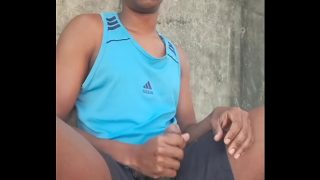 Gozando Na Rua, Todo Mundo Vendo Essa Putinha Se Acabar