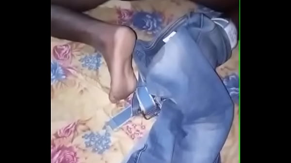 গ্রাম্য যুবকের সাথে উত্তেজনাপূর্ণ মিলন
