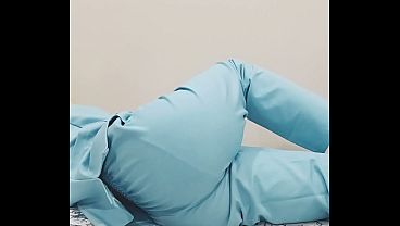 Cô Y Tá Nóng Bỏng Với Cô Bé Hồng Hào Ướt Đẫm Phần 1