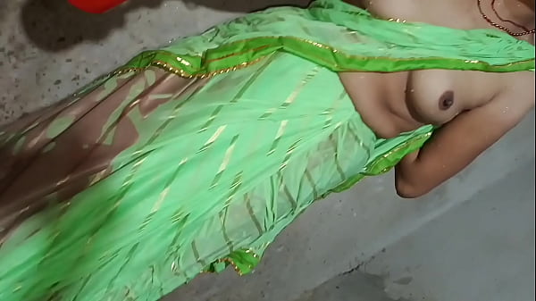 Sizzling Steamy Encounter: Naughty Bahu Gets Wet And Wild With Sasur In The Bathroom