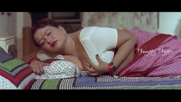 Mature Mallu Aunty’s Forbidden Tryst With A Youthful Lover