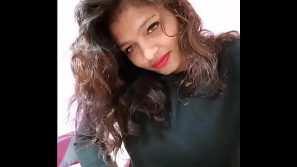 Sarika’s Desi Delight: A Naughty Teen’s Homemade Porn Tease