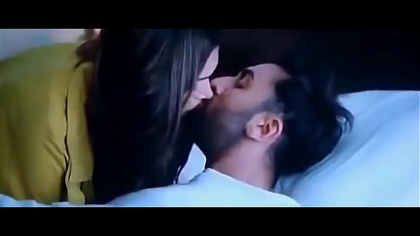 Sizzling Bollywood Passion: Deepika Padukone & Ranbir Kapoor’s Intimate Kissing Scene In Tamasha