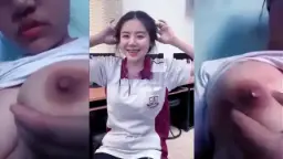 Gadis Seksi Memeras Payudara Besar Hingga Keluar Susu