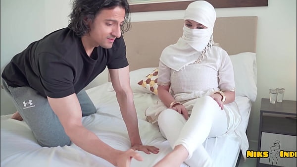 Voluptuous Muslim Vixen Craves Rough Desi Domination