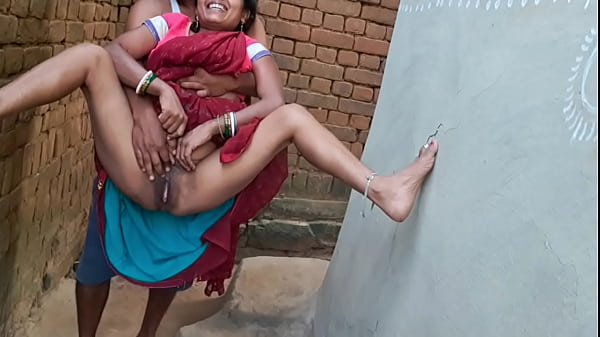 Voluptuous Desi Diva With A Juicy Peach