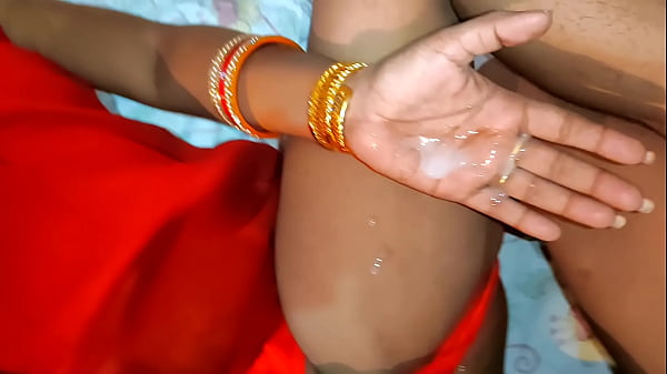 देसी रंडी की गांड में पहली बार हिंदी में बोलते हुए धीरे-धीरे लंड घुसेड़ा