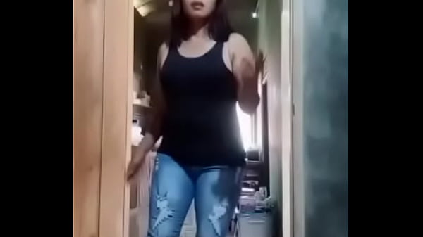 Menggoda Di Balik Pintu Dapur