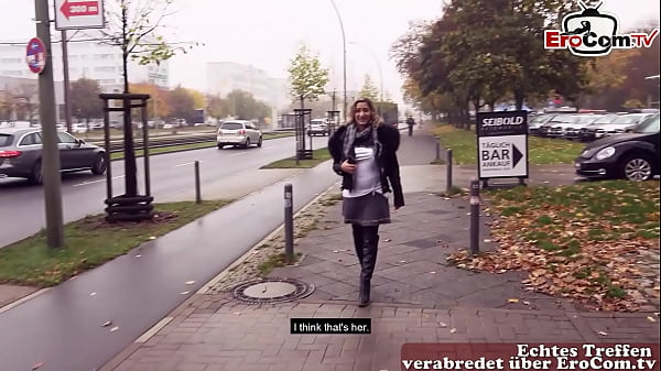 Heißes Deutsches Türken-mädchen Wird Auf Offener Straße Für öffentlichen Sex Abgeschleppt
