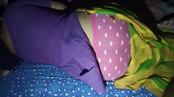 Plump Desi Bhabi’s Salwar Clinging To Her Voluptuous Backside