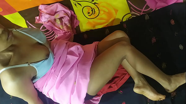 Hot Indian Bhabhi Desi Sex Video, Aunty Ki Raat Ki Mast Chudai Ka Erotic Scene