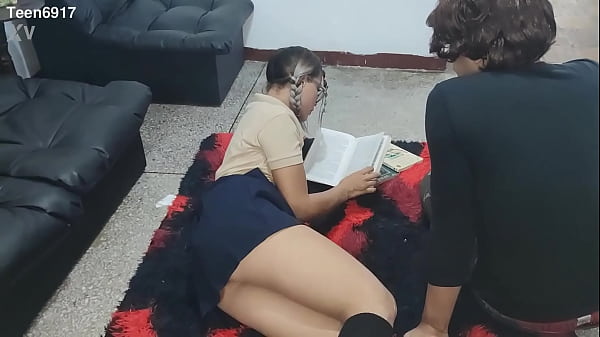 Inocente Universitaria De 19 Años Llega A Clase Y Recibe Una Intensa Lección Privada