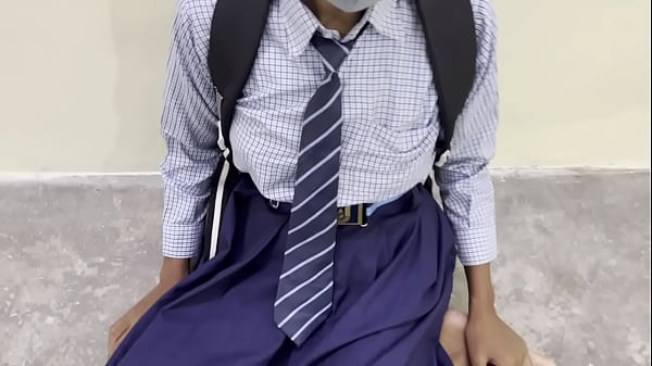 Indian Village Desi School Girl Gets Fucked Hard By Her Boyfriend In A Secret Spot